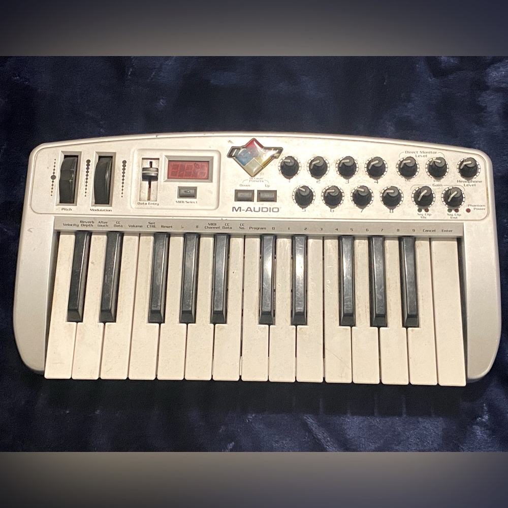 M Audio Ozone MIDI Keyboard Controller